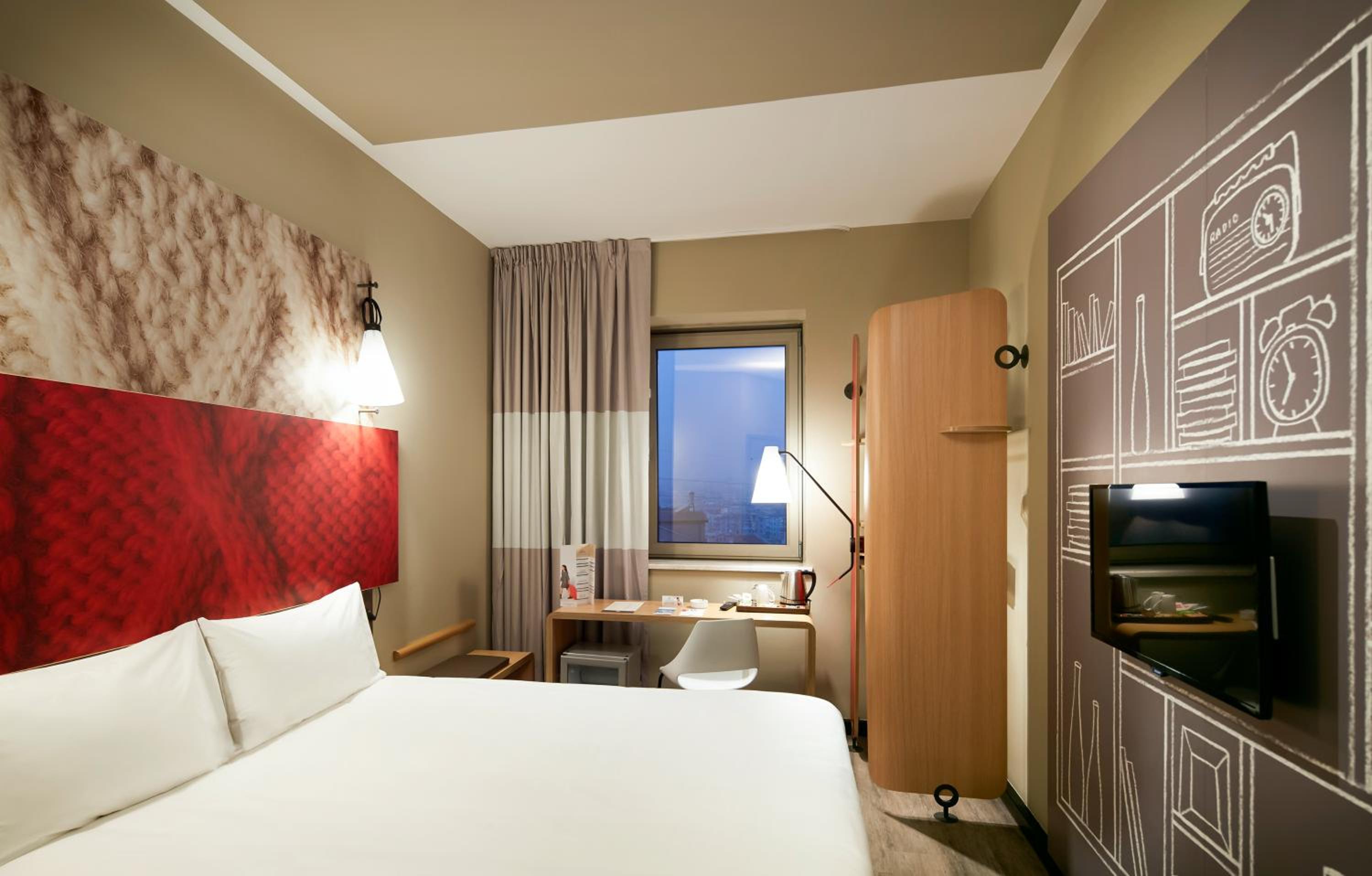 Side by Side, Double Bed