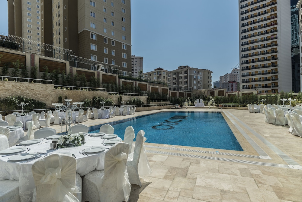 Bof Hotels Ceo Suites 72/73