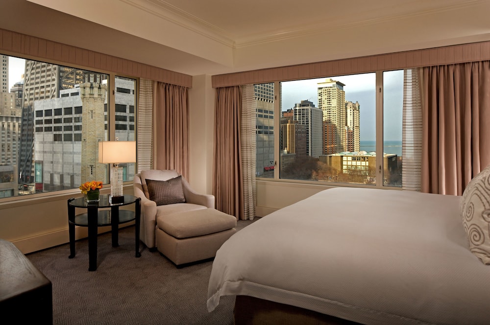 The Peninsula Chicago Hotel 36/55
