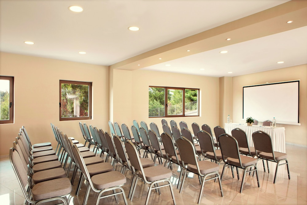 Zeus Eleva Ajul, a Registry Collection Hotel 72/83