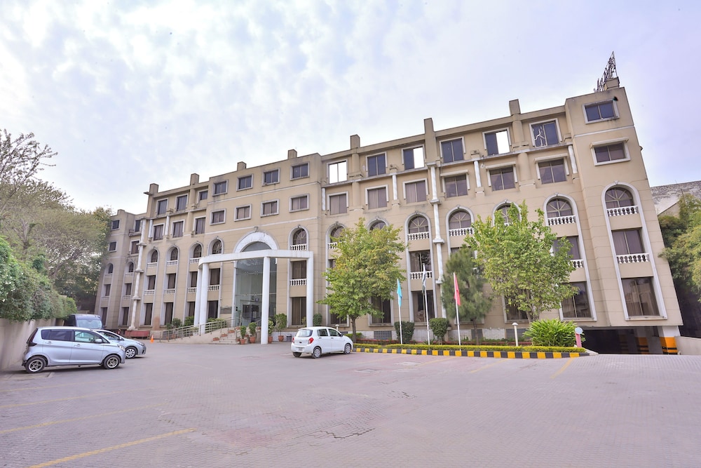 Avari Xpress Islamabad 34/42