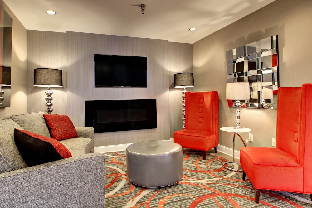 Holiday Inn Express Hurricane Mills Waverly 46/62