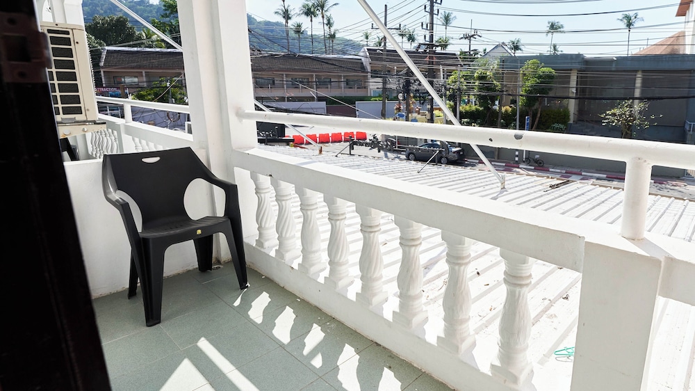 Lime Hotel Patong 3/50