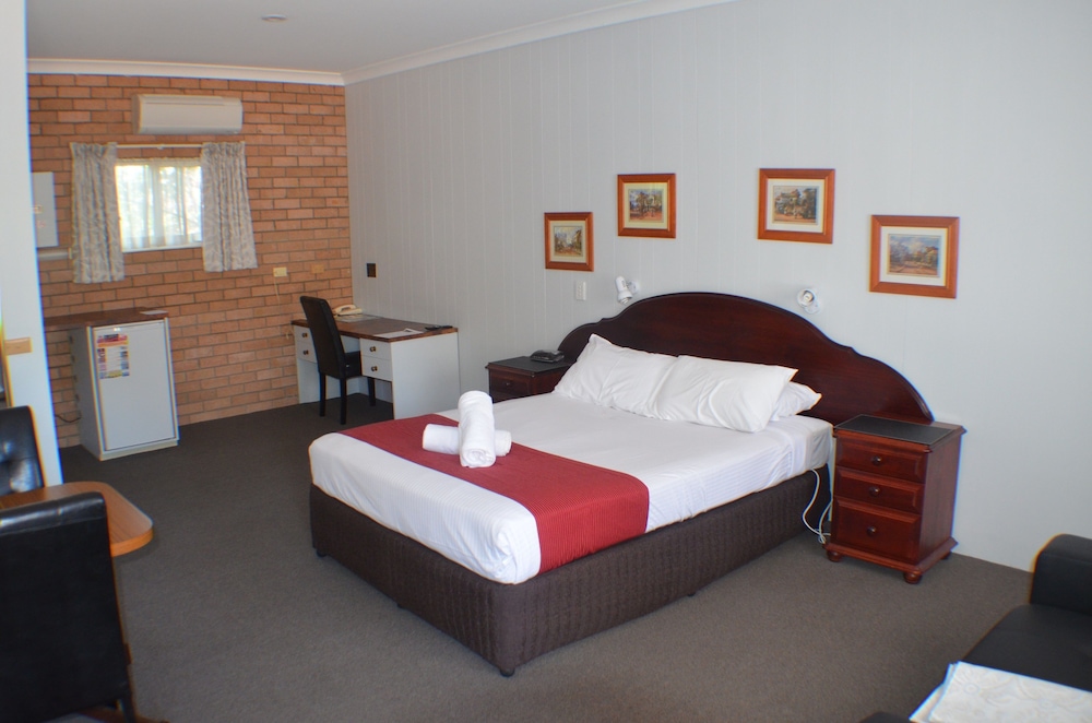 Deer Park Motor Inn And Restaurant 11/50