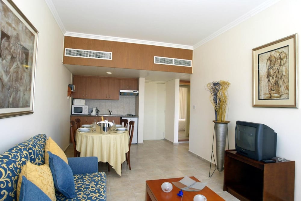 Panareti Coral Bay Resort 42/68