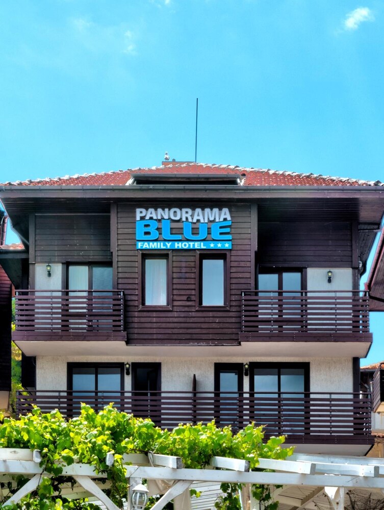 Family Hotel Panorama Blue 1/44