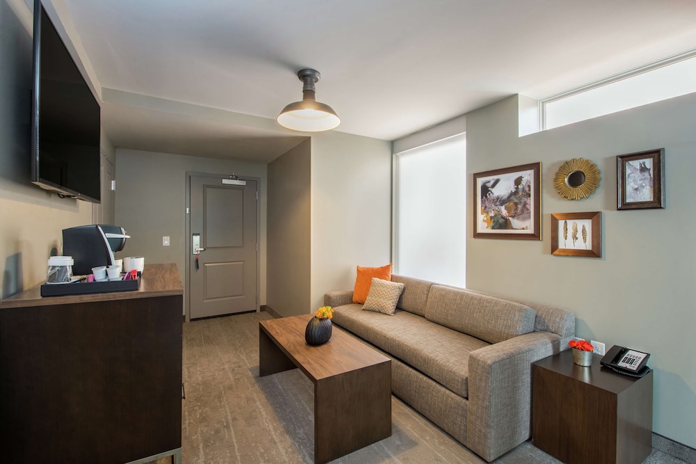 Hotel Saranac Curio Collection By Hilton 30/63