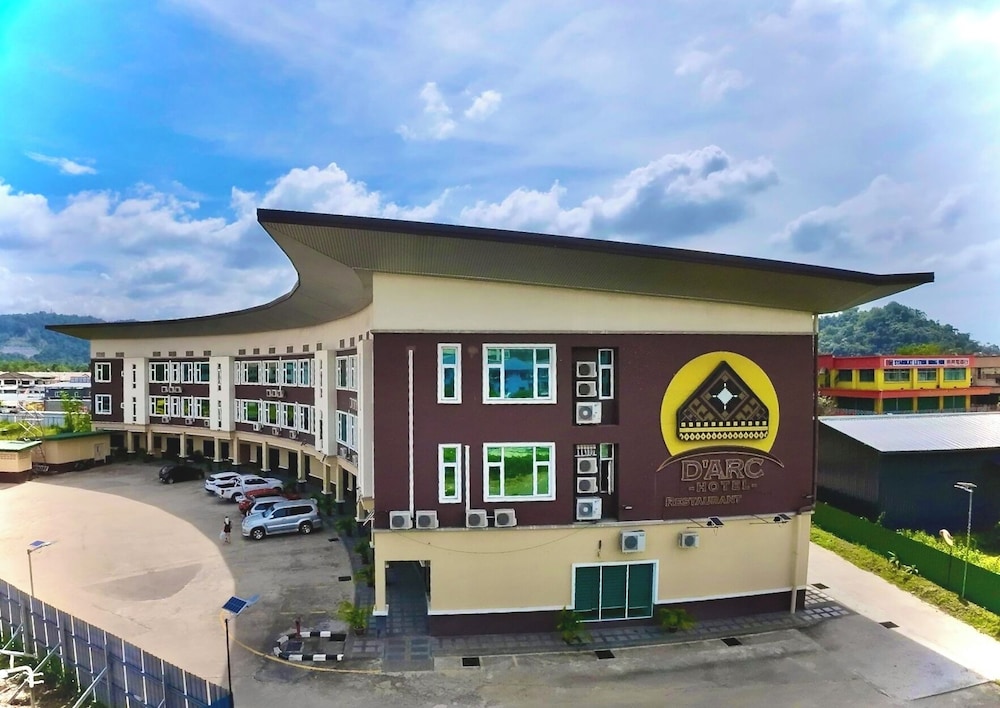 D Arc Hotel 3/50