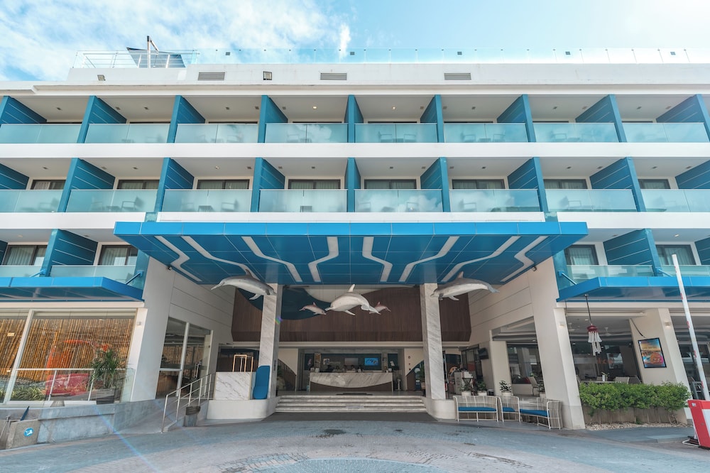 Hotel Clover Patong Phuket in PATONG BEACH