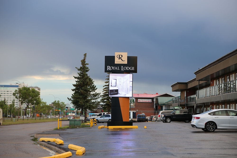 Royal Lodge Motel 43/50
