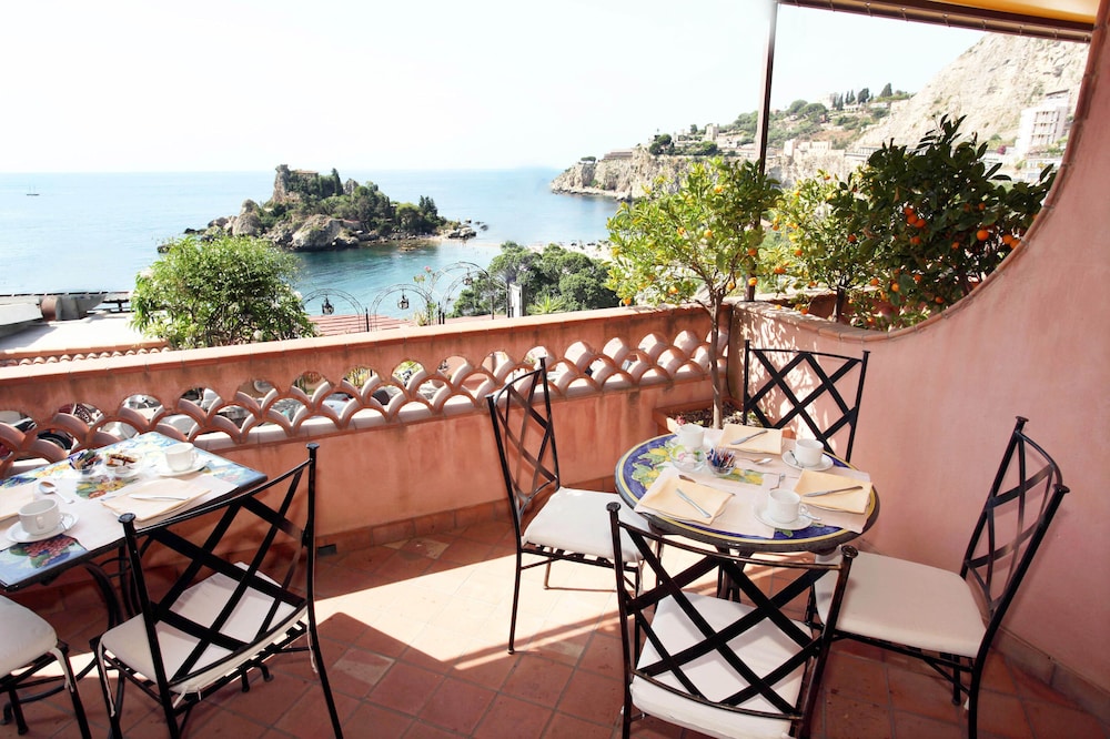 Mendolia Beach Hotel 30/47