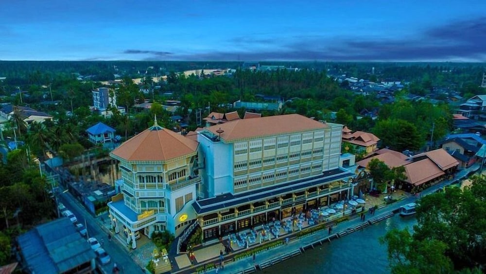 Chuchai Buri Sri Amphawa 2/50