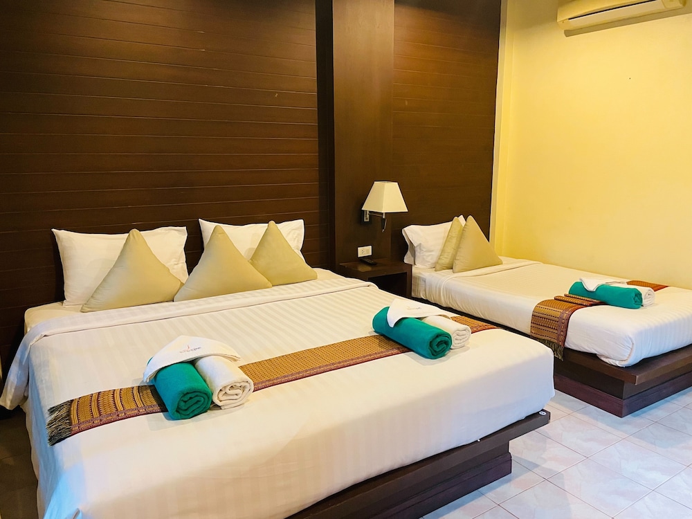 Clean Beach Resort 35/54