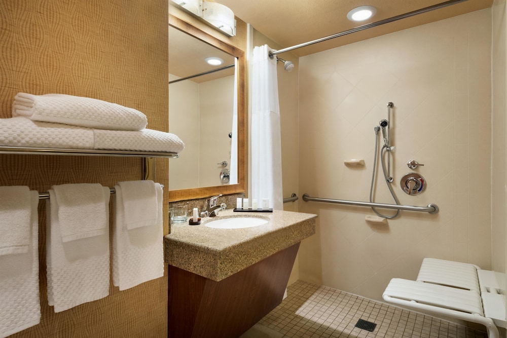 Embassy Suites By Hilton E Peoria Riverfront Conf Center 53/60