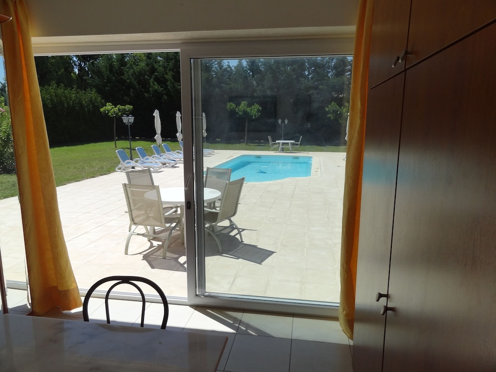 Locations Des Alpilles 16/50