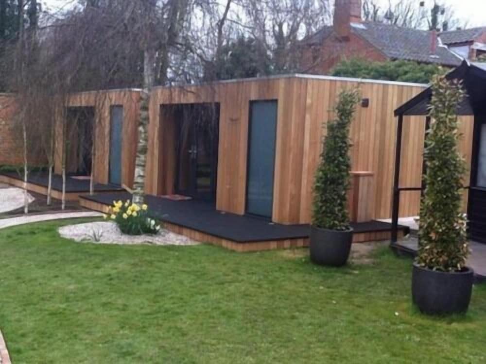 Satis House 24/27