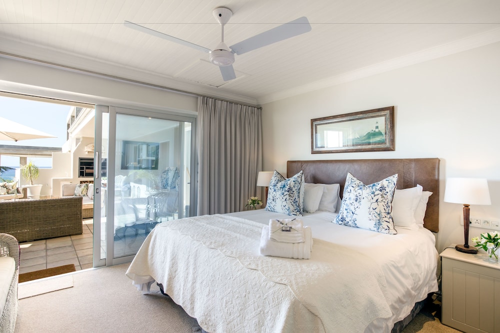 Colonial, King Bed