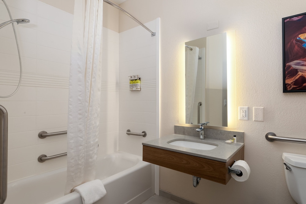 Candlewood Suites Enterprise 23/47