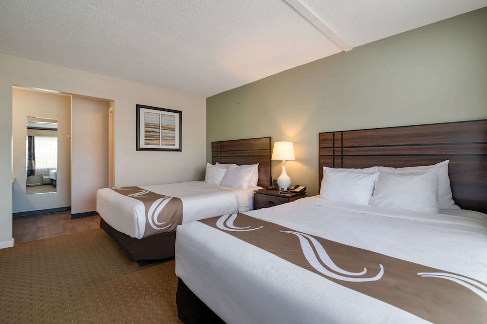 Efficiency, Suite, 2 Queen Beds