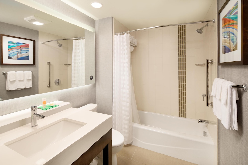 Hyatt Place Santa Cruz 45/49