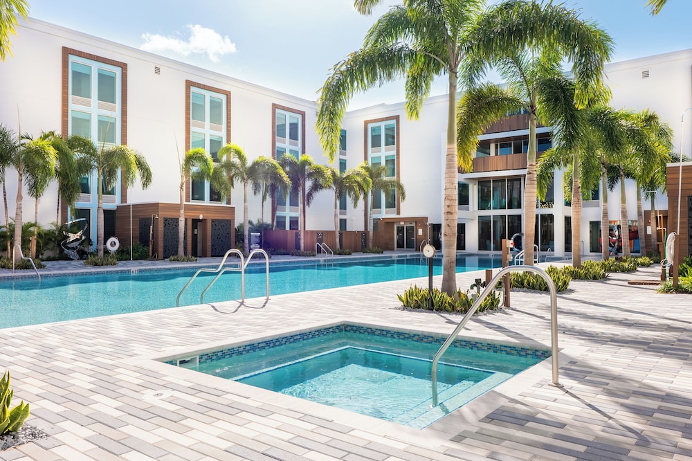 Kompose Boutique Resort at Theme Parks 53/55