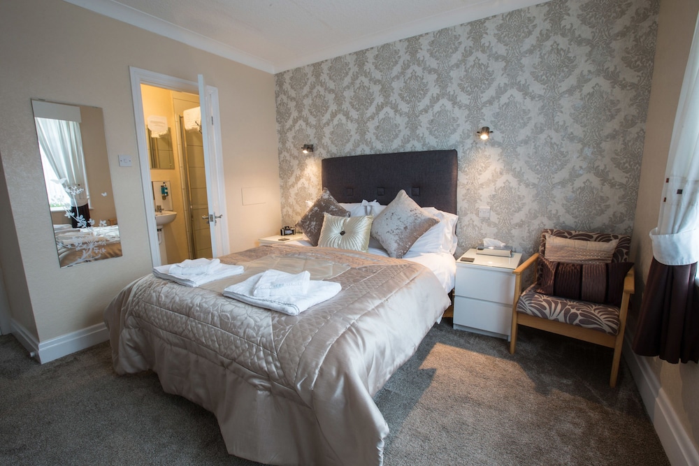 Rose Dene 25/44