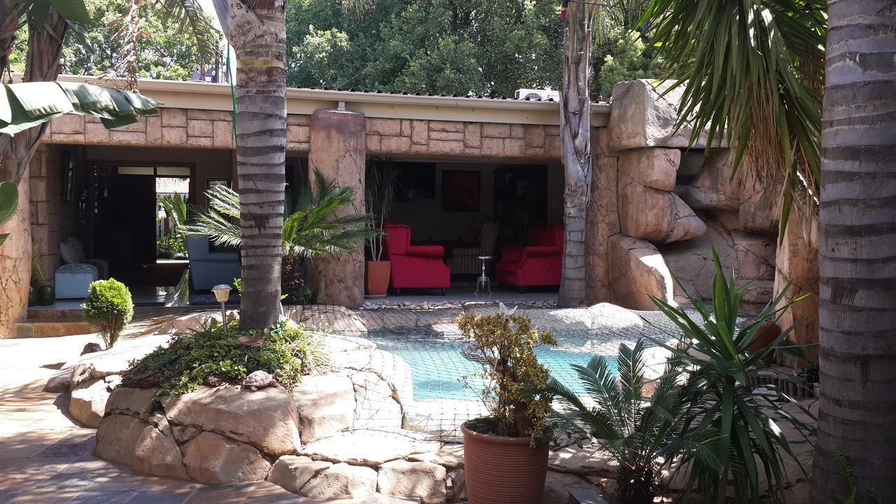 Eagle Rock Executive Guest House 15/35