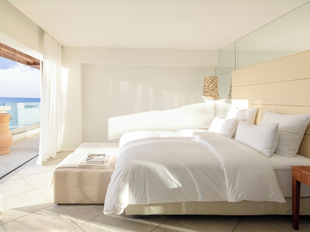 Luxury, King Bed, Side Sea or Lagoon View