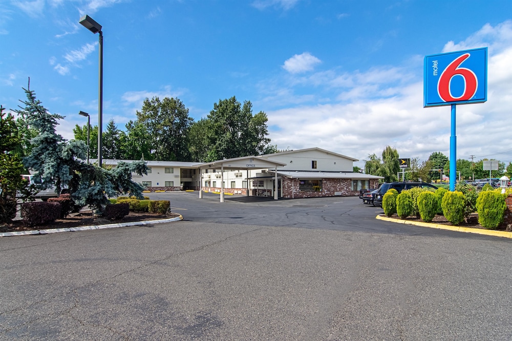 Motel6 Gresham, OR - Portland 46/56