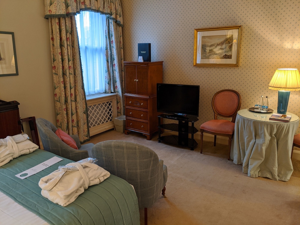 Cotswold Lodge Hotel 6/64