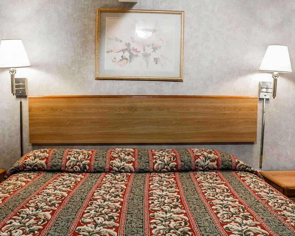 Days Inn by Wyndham Moosic 6/13