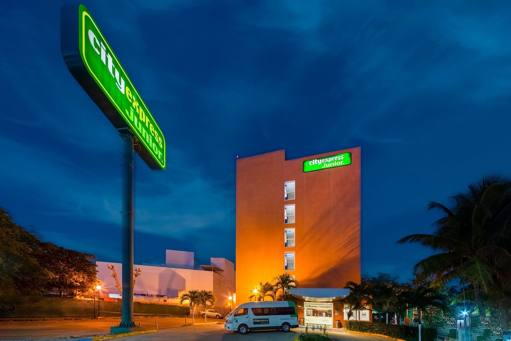 City Express Junior by Marriott Ciudad del Carmen 7/50