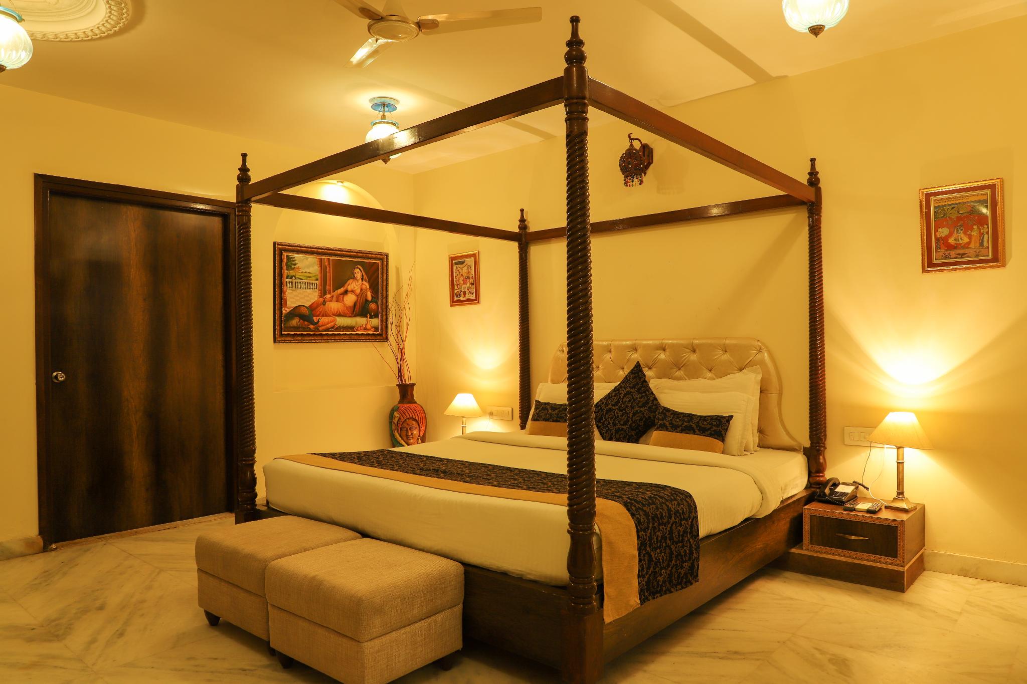 Suite, King Bed, Plunge Pool