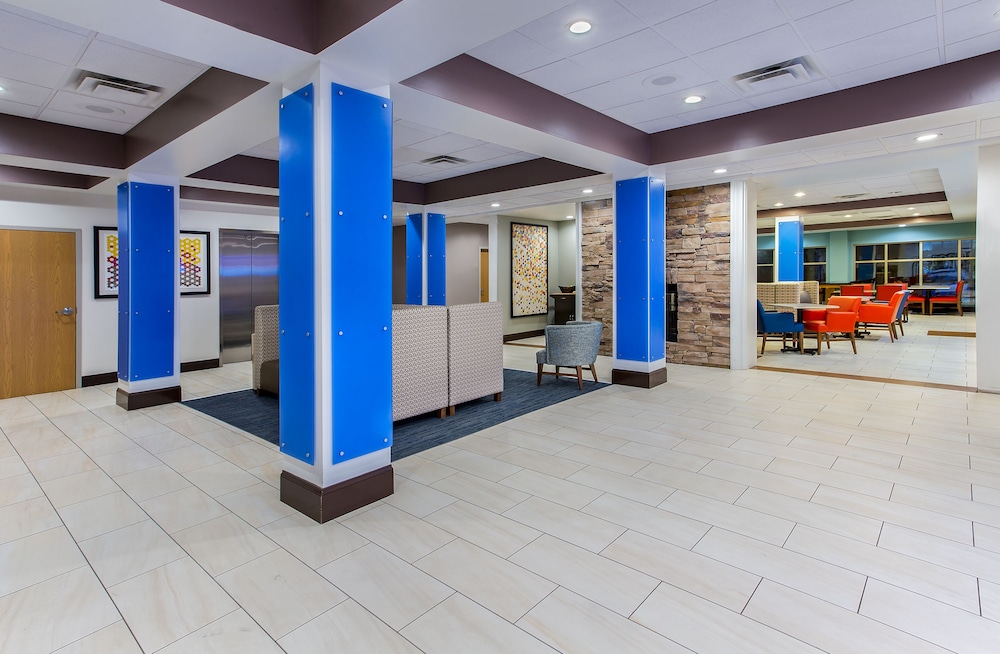 Holiday Inn Express Hotel and Suites Morristown 35/49