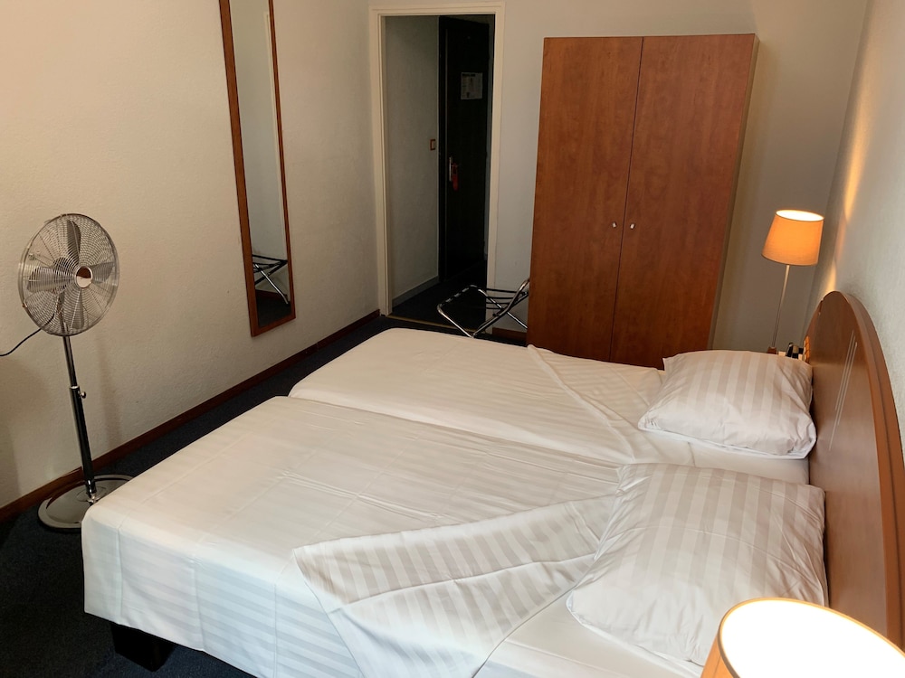 Admiral Hotel 23/48
