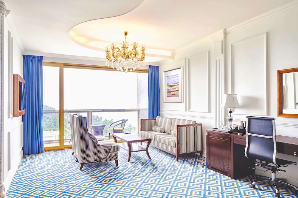 Goldone Hotel And Suites 49/72
