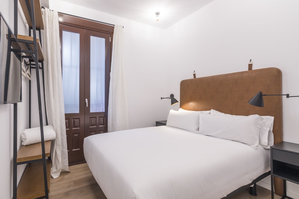 غرفة مريحة بسرير مزدوج، UMA Suites Atocha 3/7