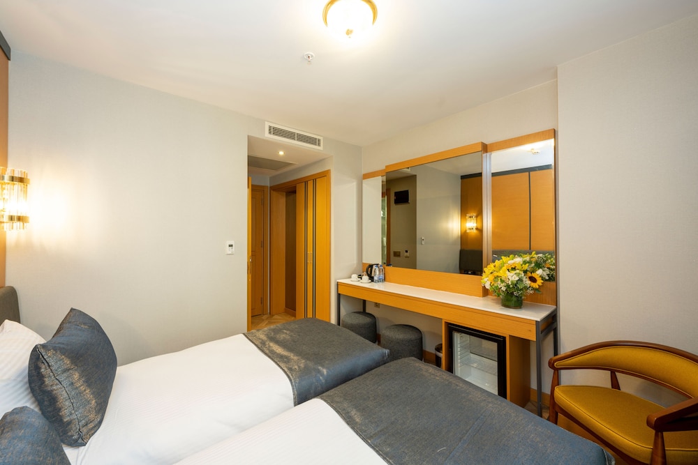 Freya Hotel 30/68
