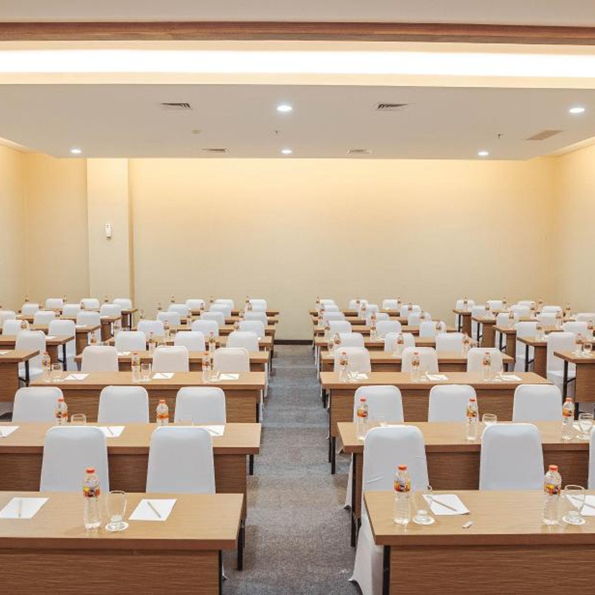 Whiz Prime Hotel Sudirman Makassar 29/35