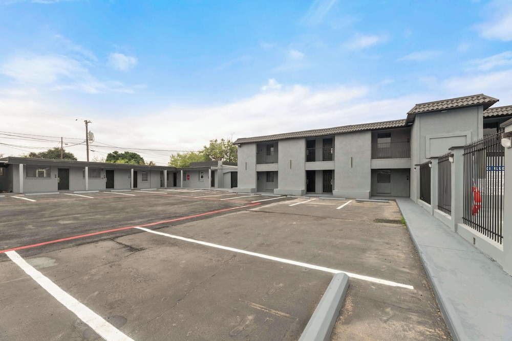 GuestHouse Extended Stay Laredo 18/42