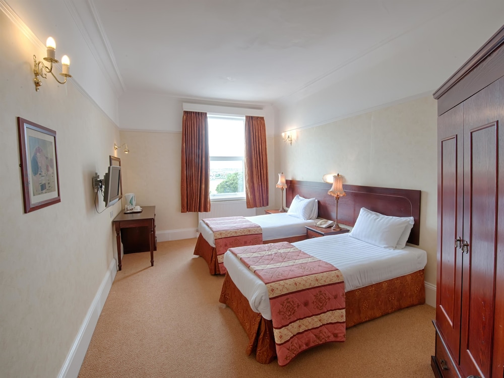 Queens Hotel Portsmouth 14/76