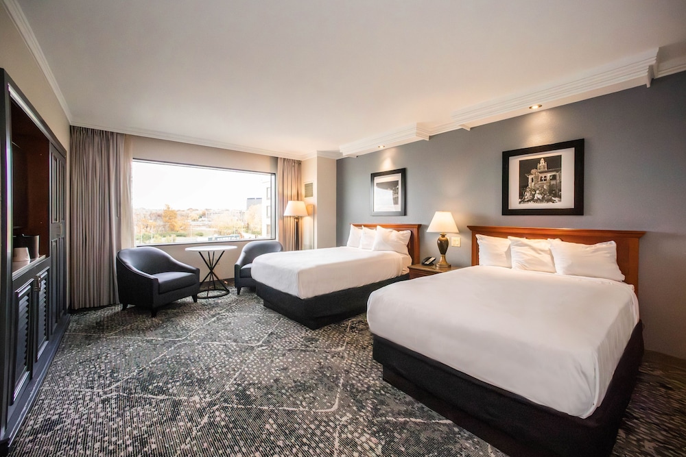 Harrah's Kansas City - A Caesars Rewards Destination 25/81