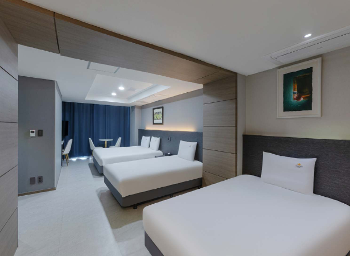 Room, Quadruple, Partial Ocean View, Middle Floor