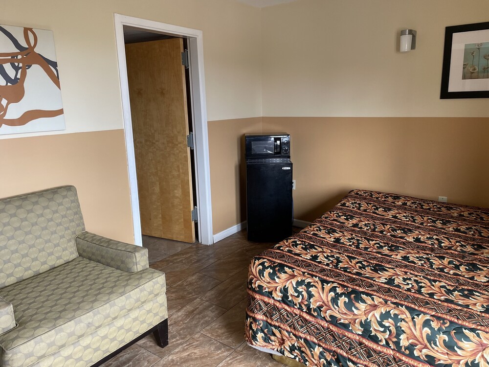 Sea Palace Inn 7/70
