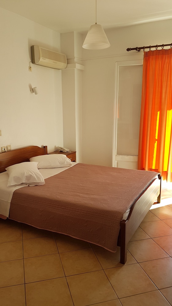 Orfeas Hotel 9/48
