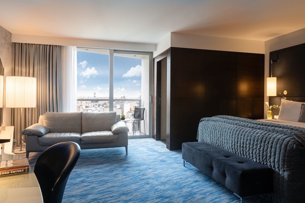 Renaissance Paris Arc de Triomphe Hotel 26/31