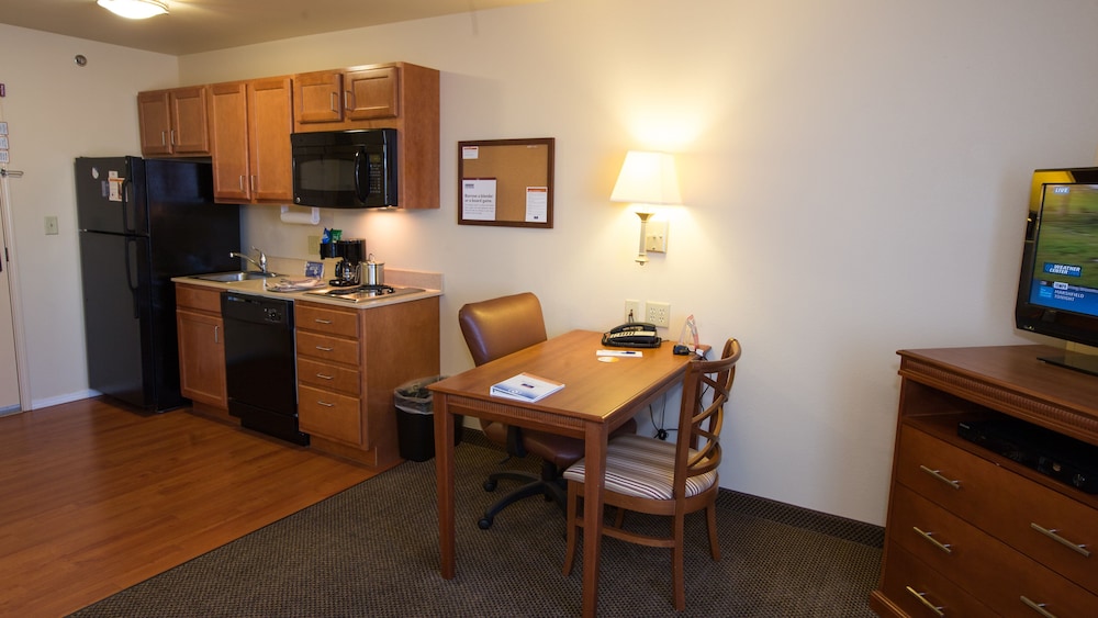 Candlewood Suites Springfield 42/57