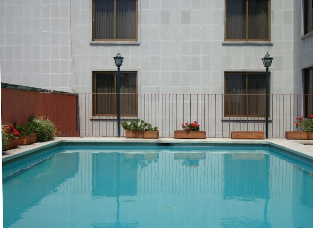 Hotel Cervantes 25/37