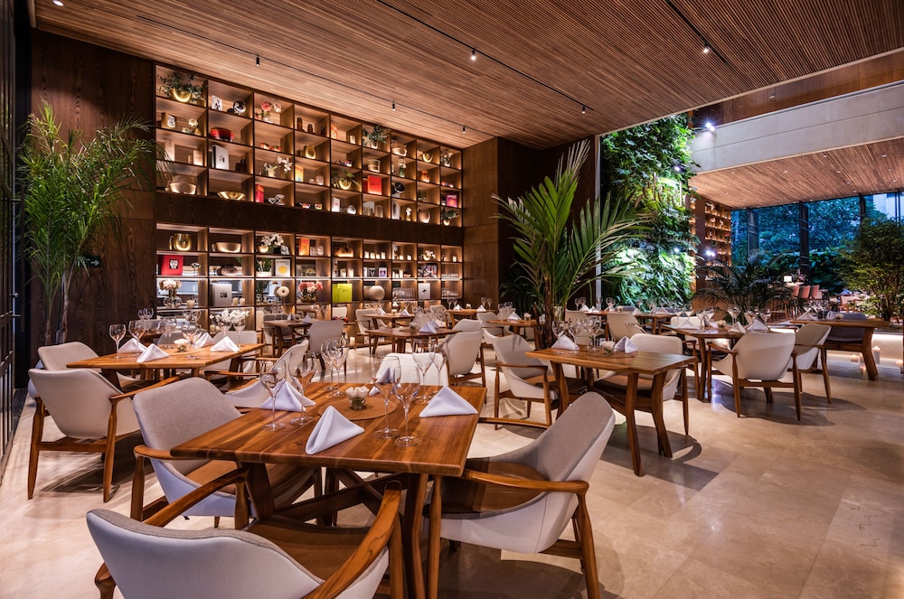 Elcielo Hotel and Restaurant 38/56