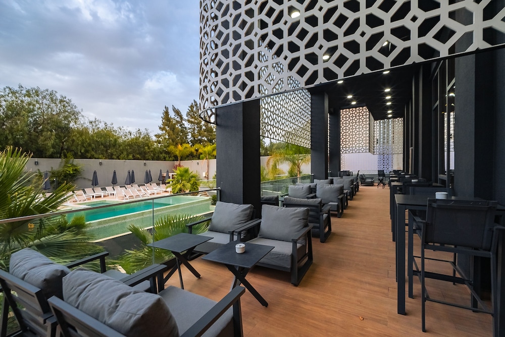 AD Hotel, Hydra 42/58